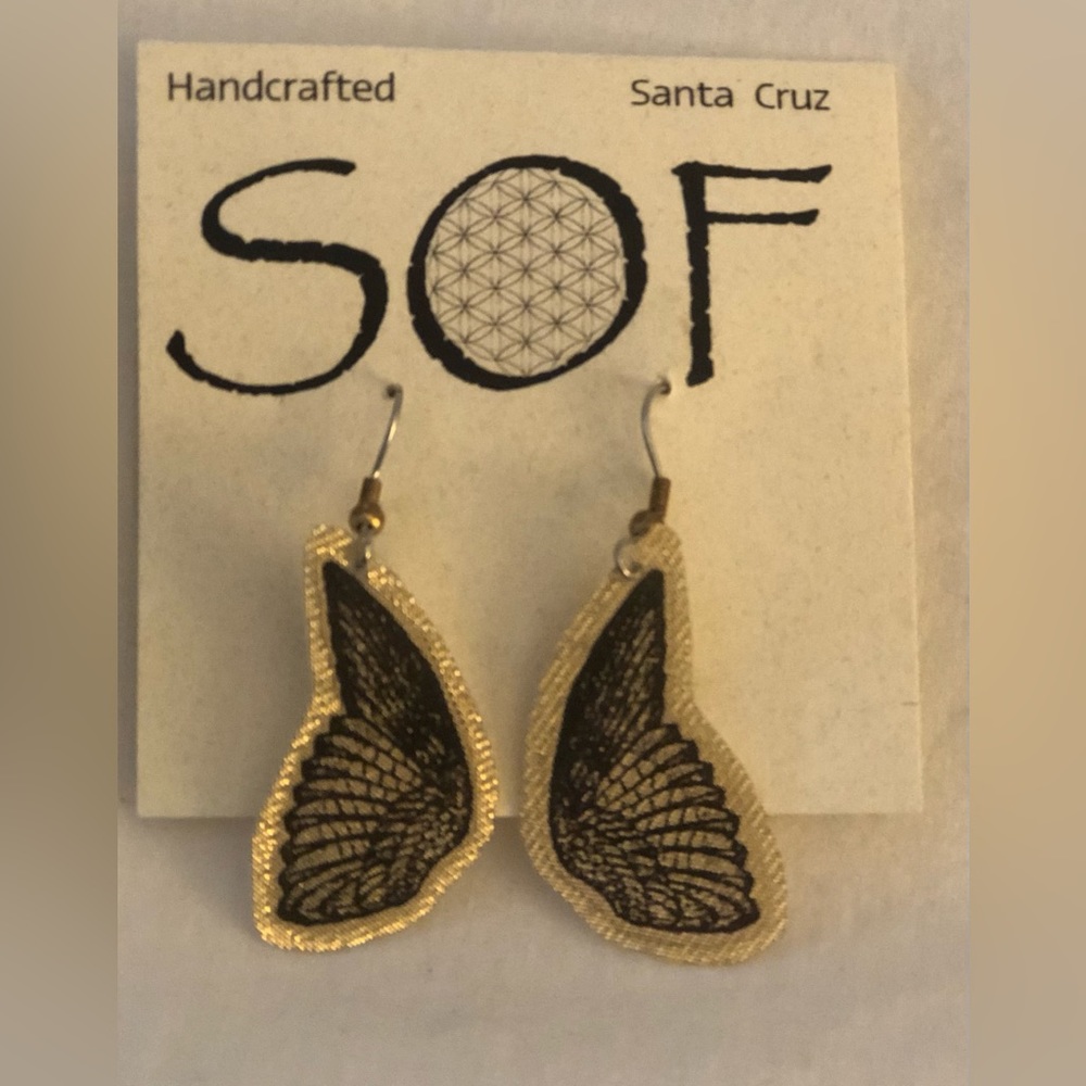 Earrings Dangling w/ Butterfly Holograph 🦋